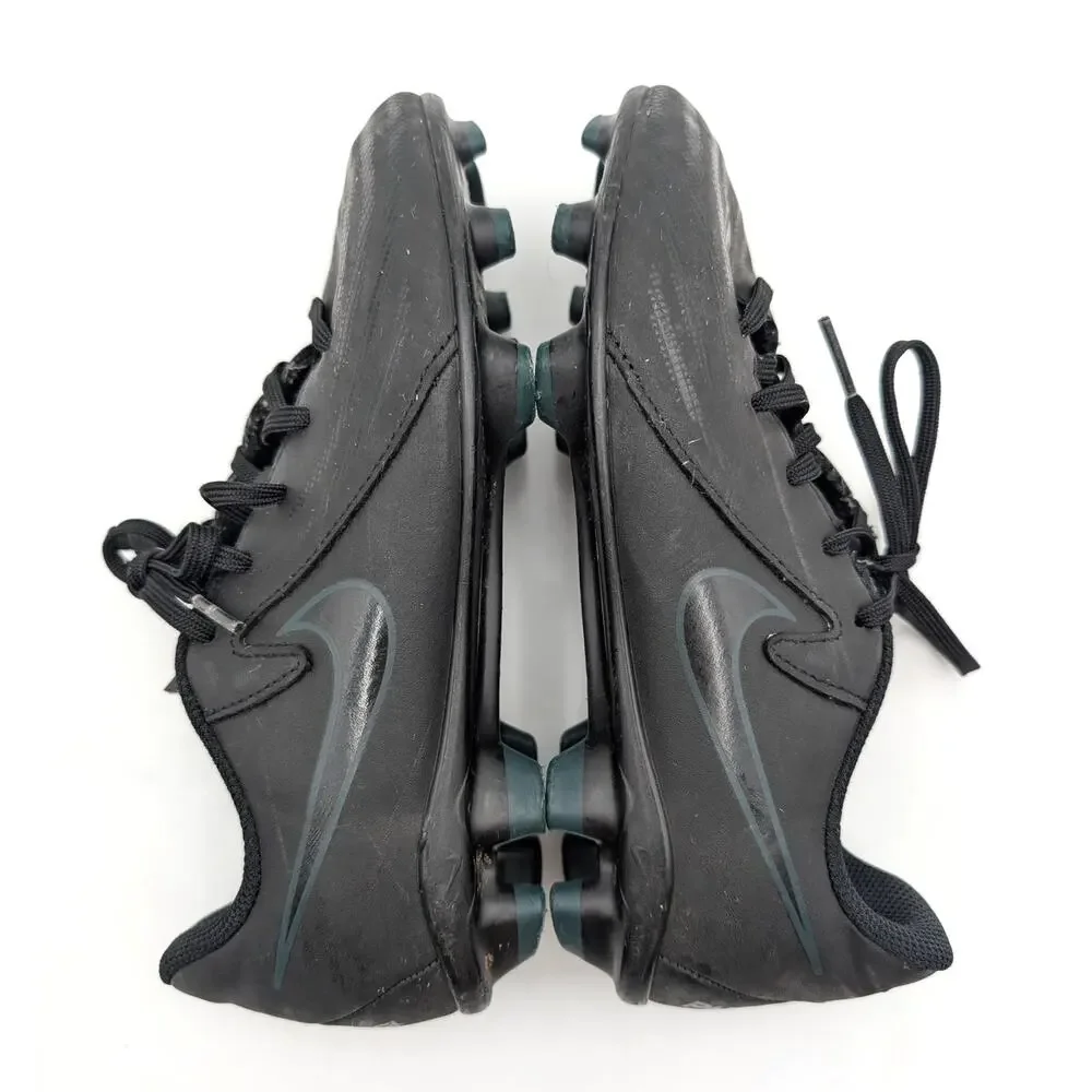 Nike Jr. Phantom GX 2 Club MG Low-Top Soccer Cleat Kids' Black Size US2Y EU33.5